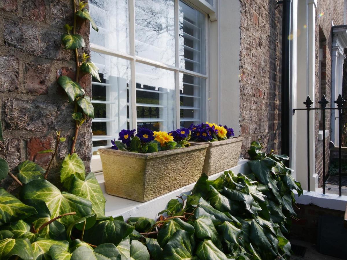Bar Wall Cottage-City Wall Views-Sleeps 5 York Esterno foto