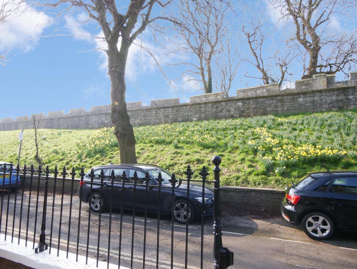 Bar Wall Cottage-City Wall Views-Sleeps 5 York Esterno foto